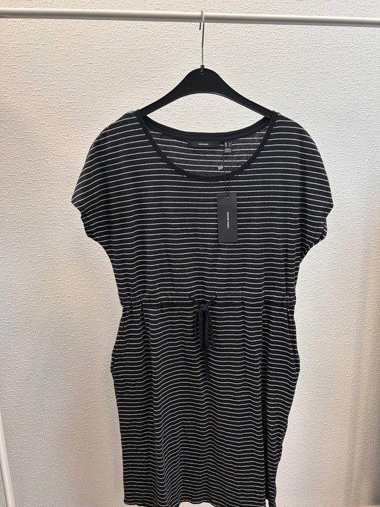 001-34 vero moda jurk maat m