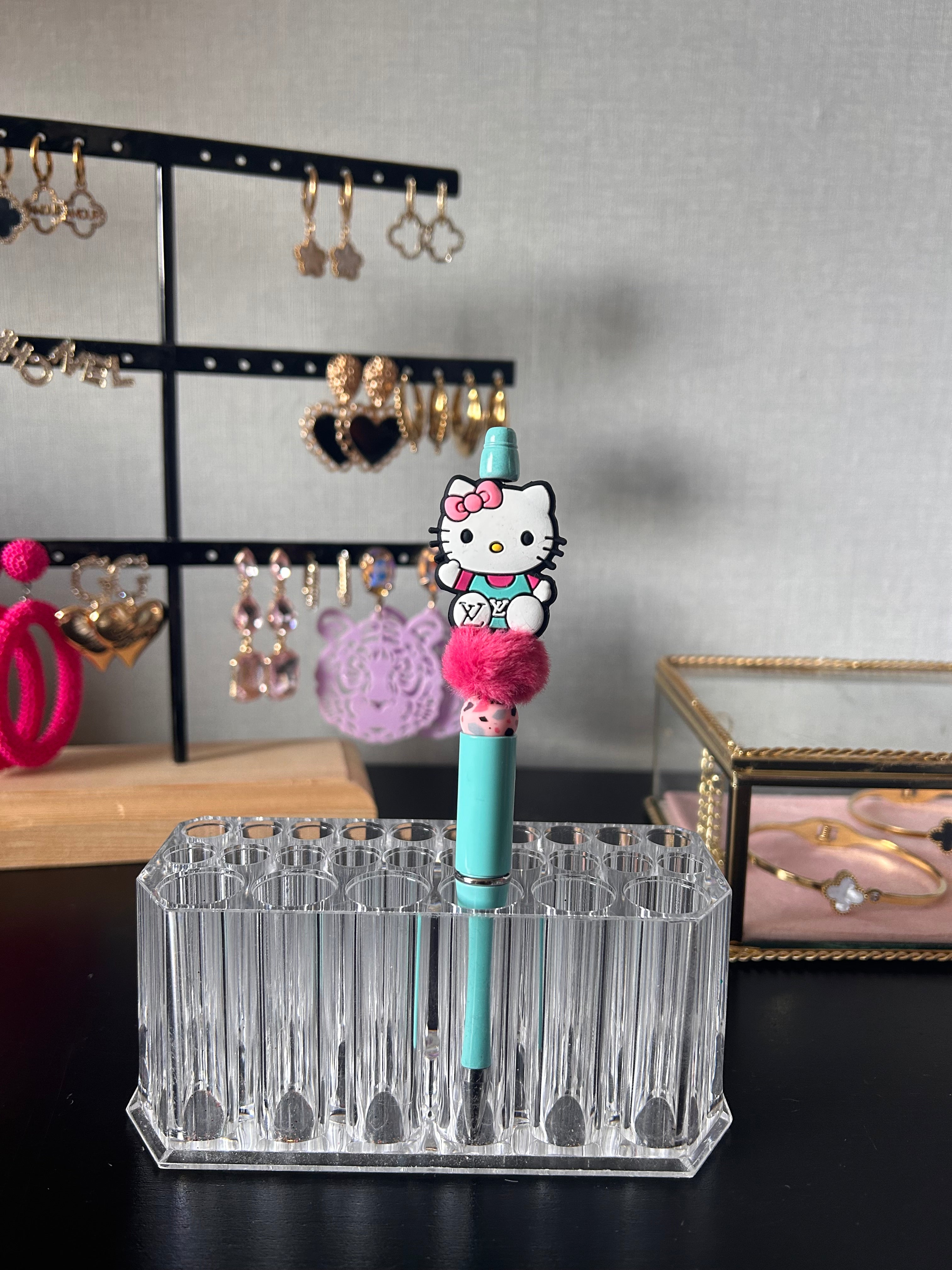 Diy: pen Hello kitty LV