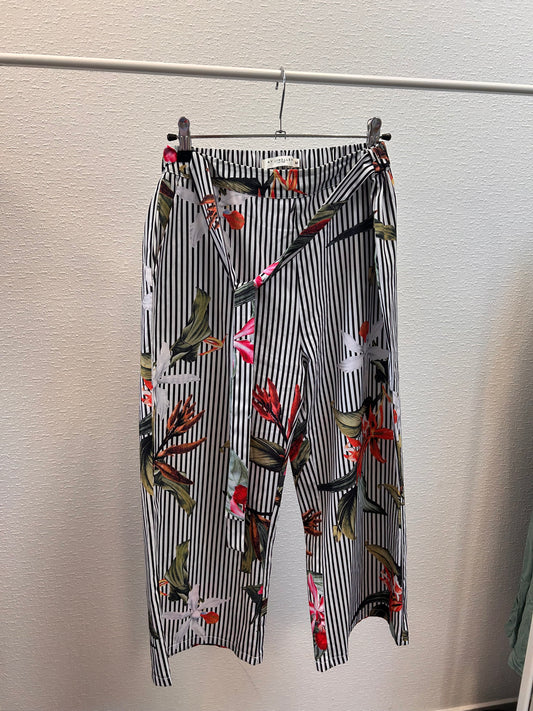 05-27 my jewellery broek maat m