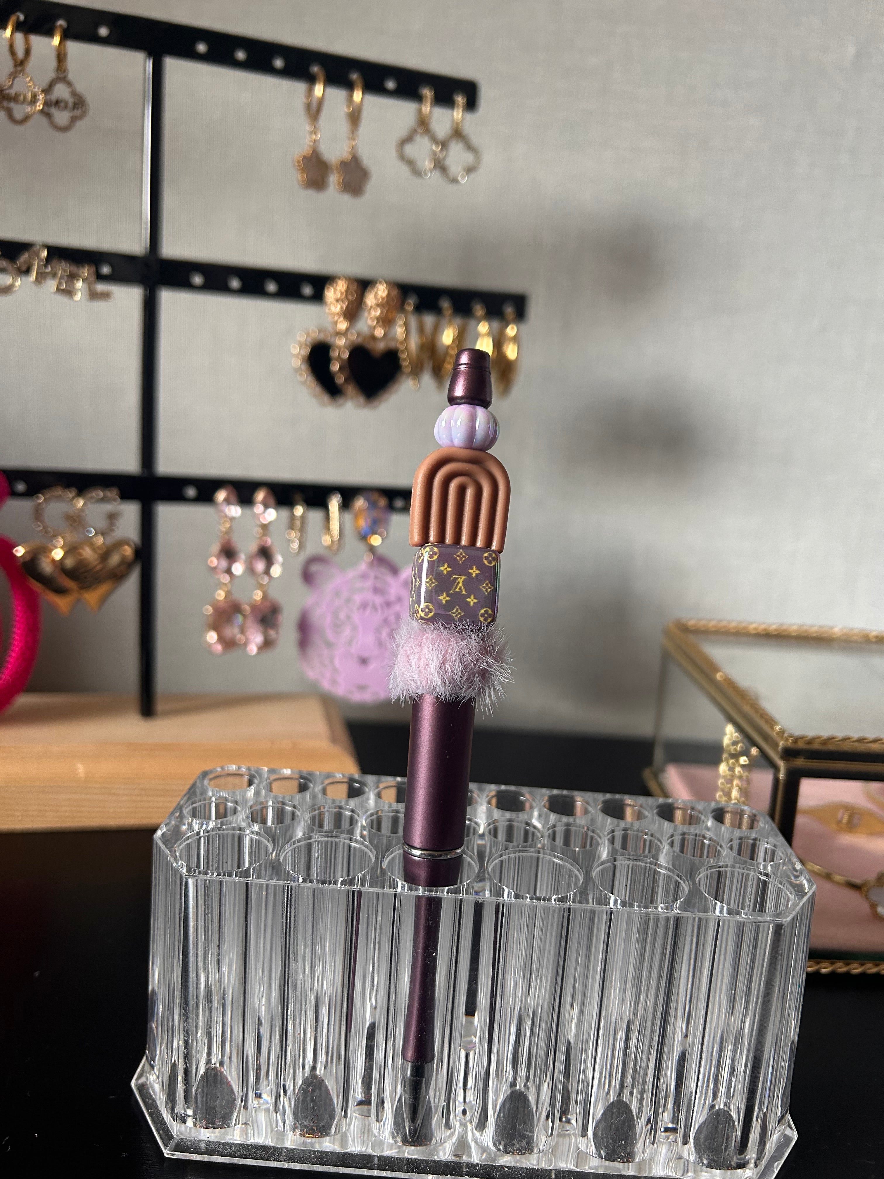 Diy: pen Fluffy LV
