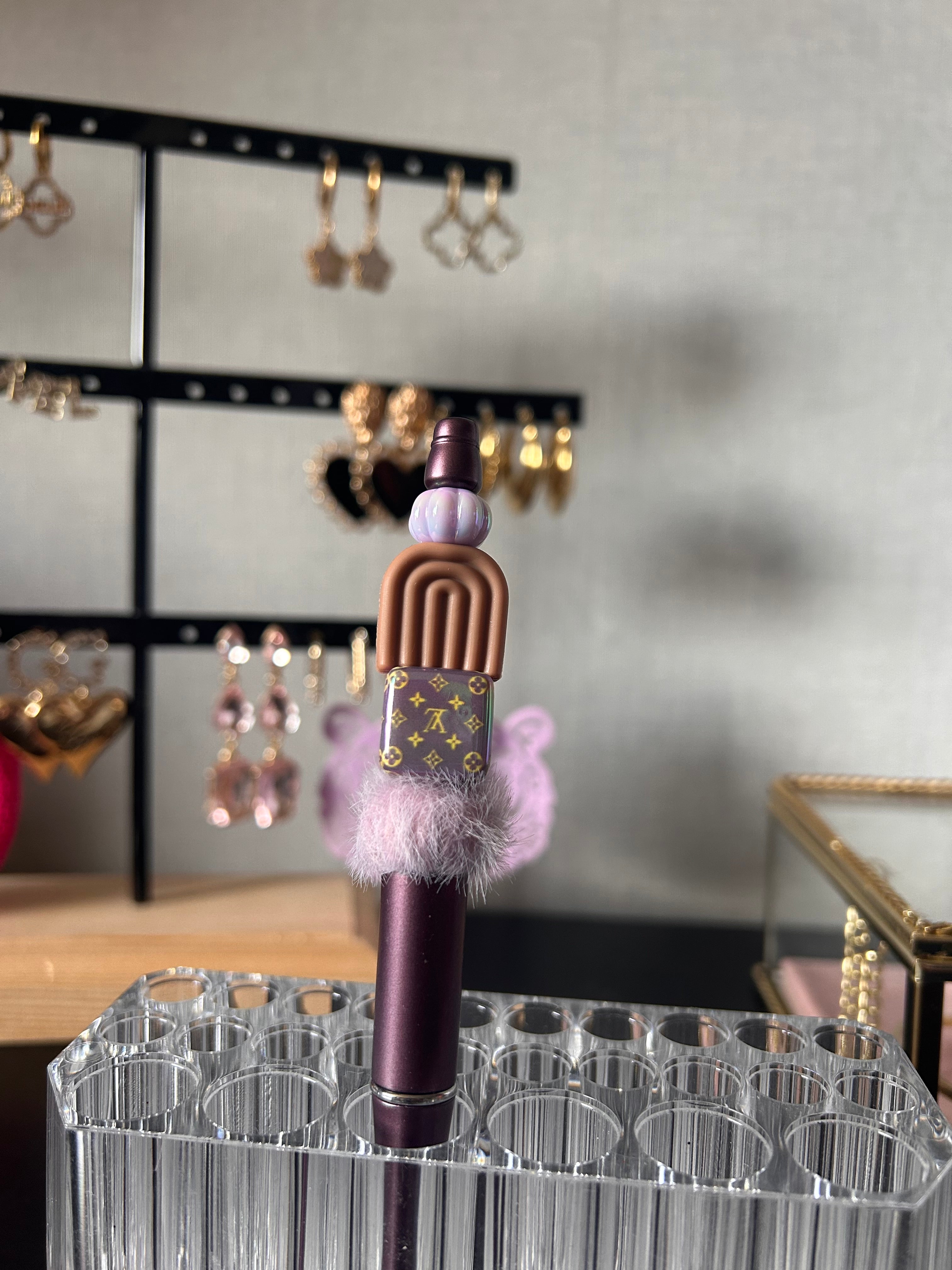 Diy: pen Fluffy LV